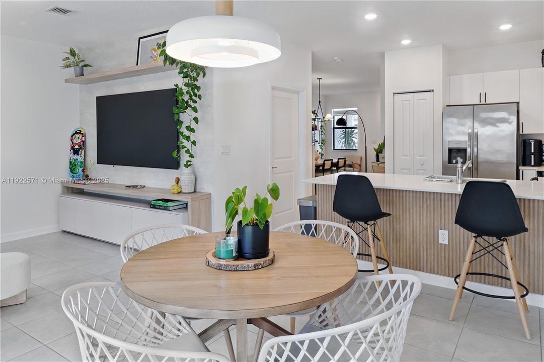 For Sale: $500,000 (3 beds, 2 baths, 1695 Square Feet)