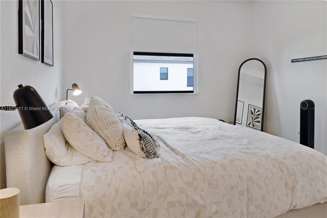 For Sale: $500,000 (3 beds, 2 baths, 1695 Square Feet)