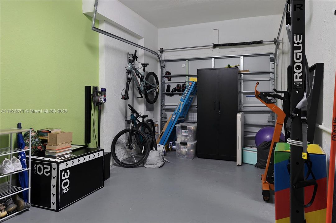 For Sale: $500,000 (3 beds, 2 baths, 1695 Square Feet)