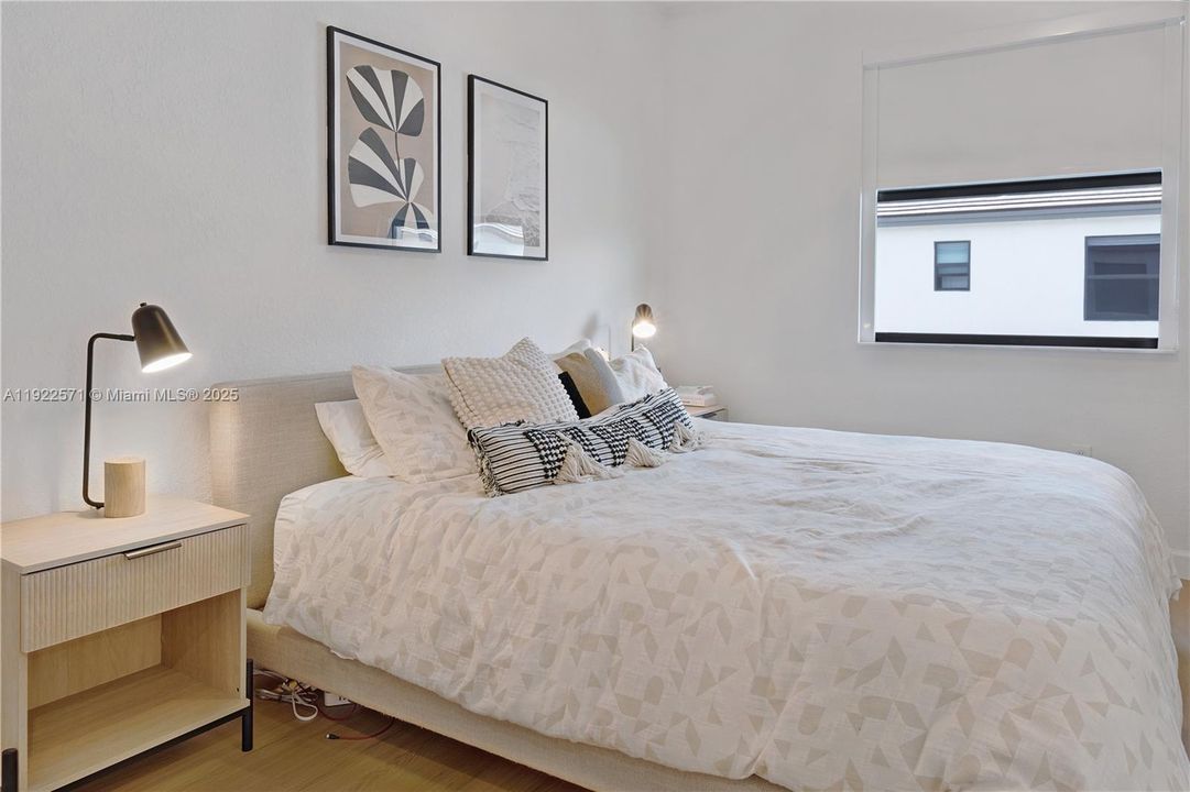 For Sale: $500,000 (3 beds, 2 baths, 1695 Square Feet)