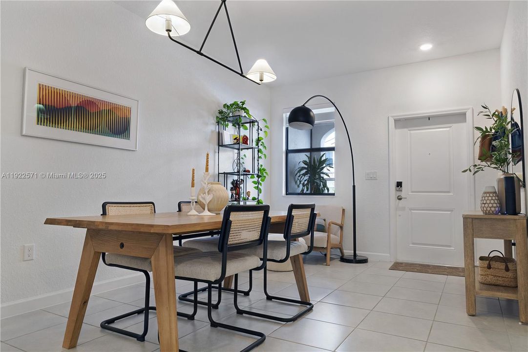 For Sale: $500,000 (3 beds, 2 baths, 1695 Square Feet)