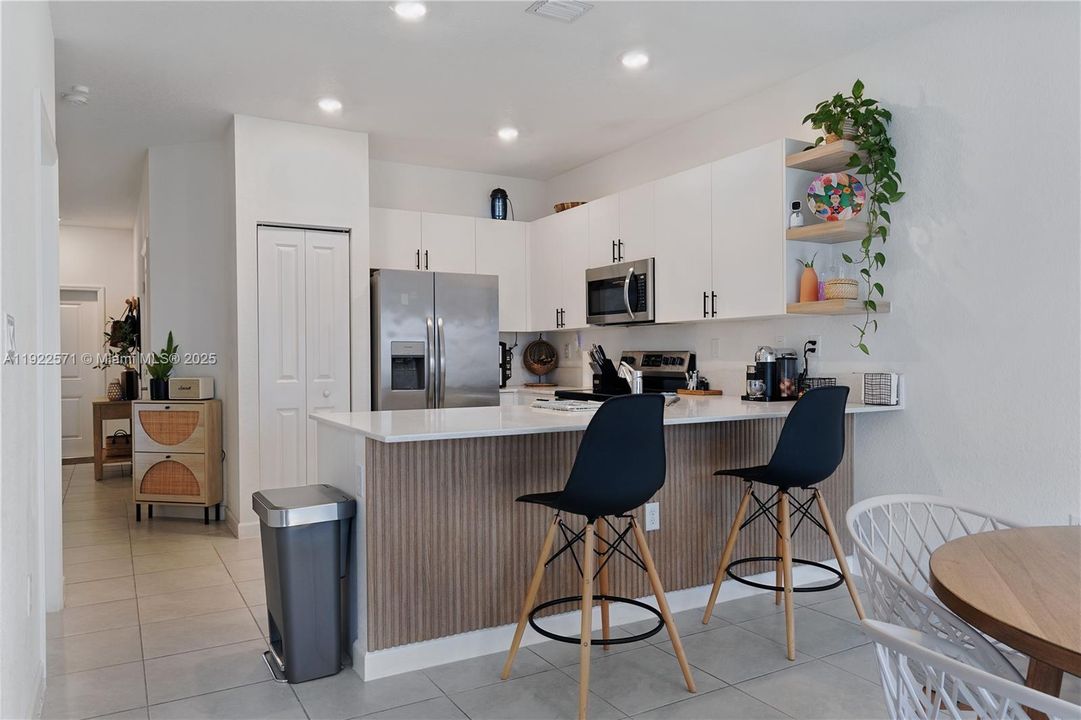 For Sale: $500,000 (3 beds, 2 baths, 1695 Square Feet)