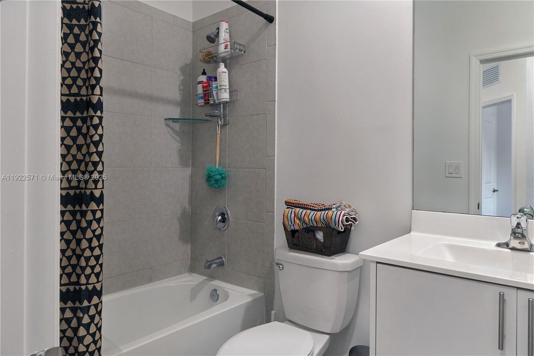 For Sale: $500,000 (3 beds, 2 baths, 1695 Square Feet)