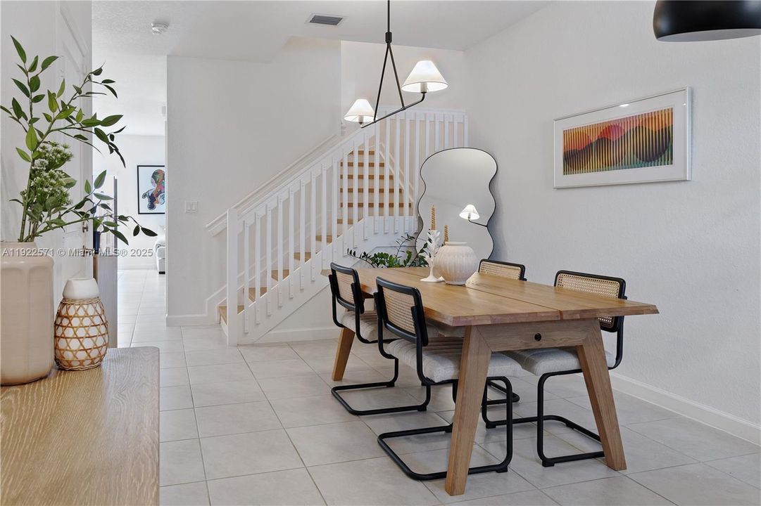 For Sale: $500,000 (3 beds, 2 baths, 1695 Square Feet)