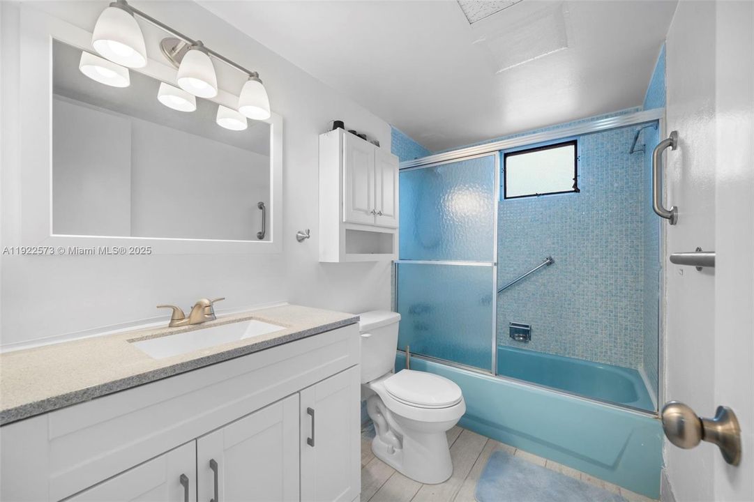 For Sale: $279,999 (2 beds, 2 baths, 1110 Square Feet)