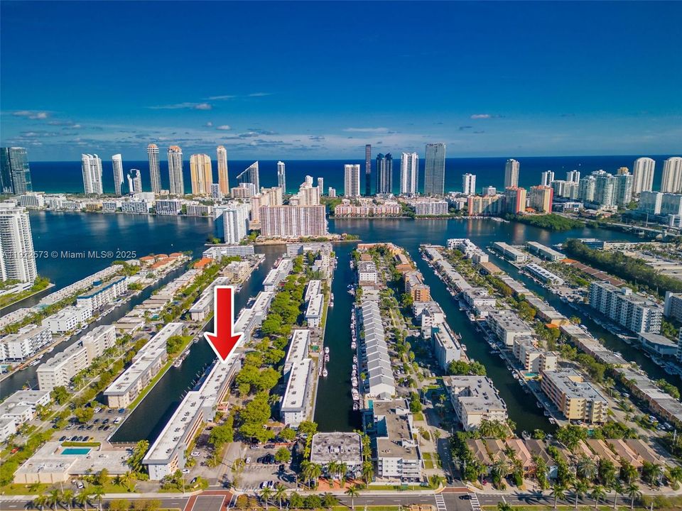 For Sale: $279,999 (2 beds, 2 baths, 1110 Square Feet)