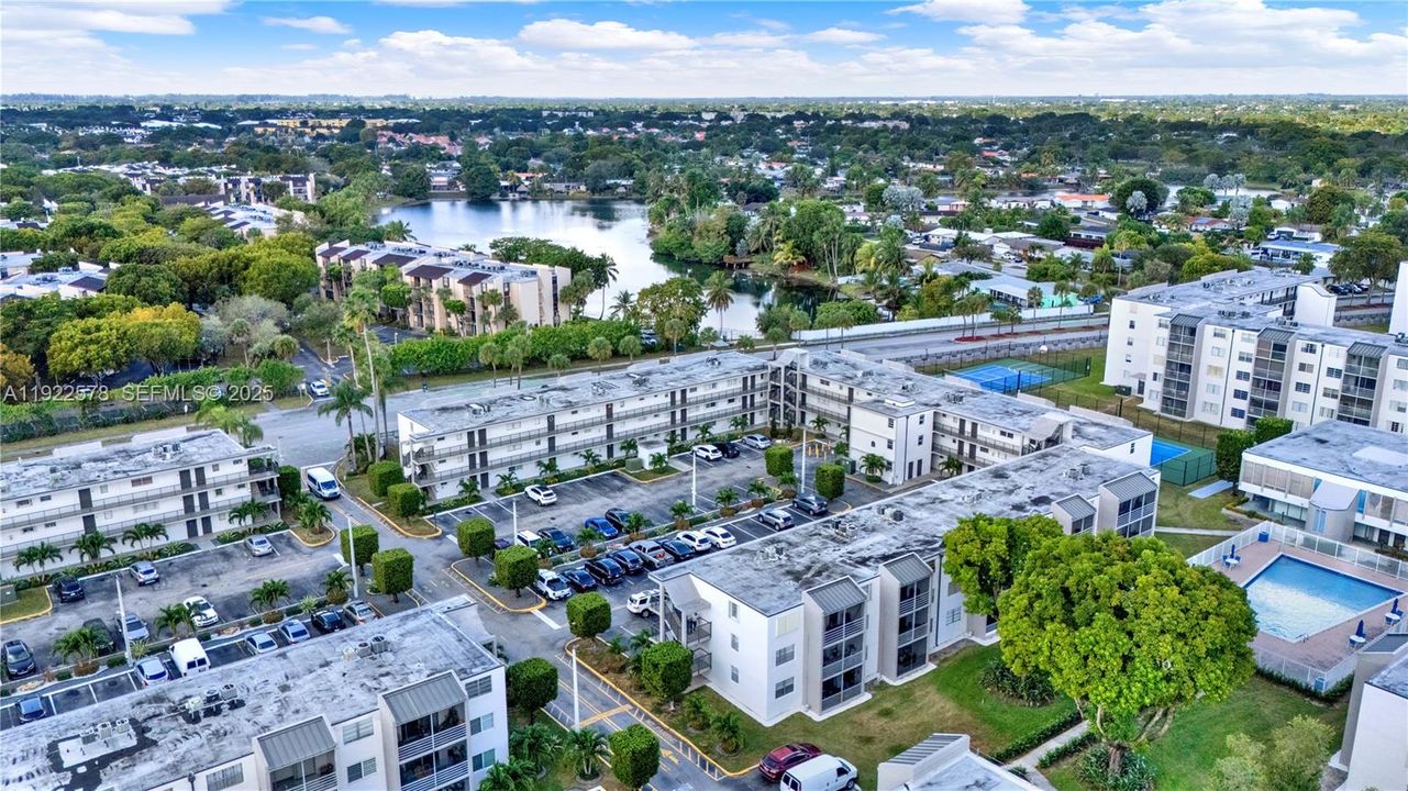 For Sale: $240,000 (2 beds, 2 baths, 1117 Square Feet)