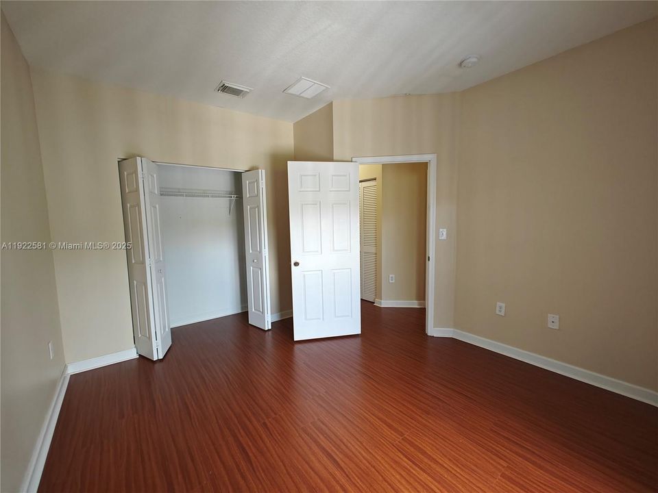 出租: $2,500 (3 贝兹, 2 浴室, 1672 平方英尺)