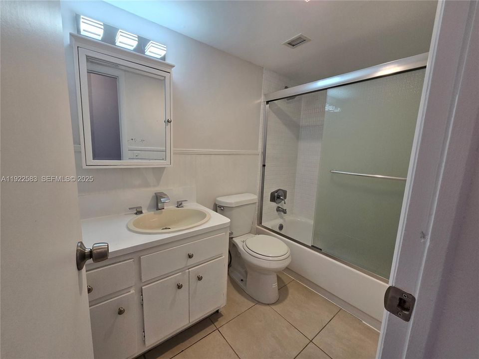 For Rent: $1,500 (0 beds, 1 baths, 576 Square Feet)