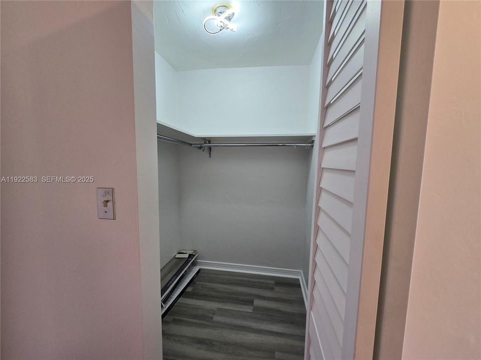 For Rent: $1,500 (0 beds, 1 baths, 576 Square Feet)