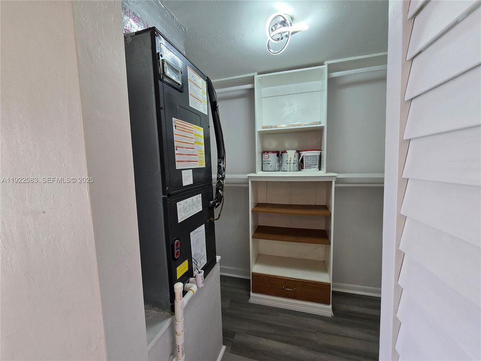 For Rent: $1,500 (0 beds, 1 baths, 576 Square Feet)