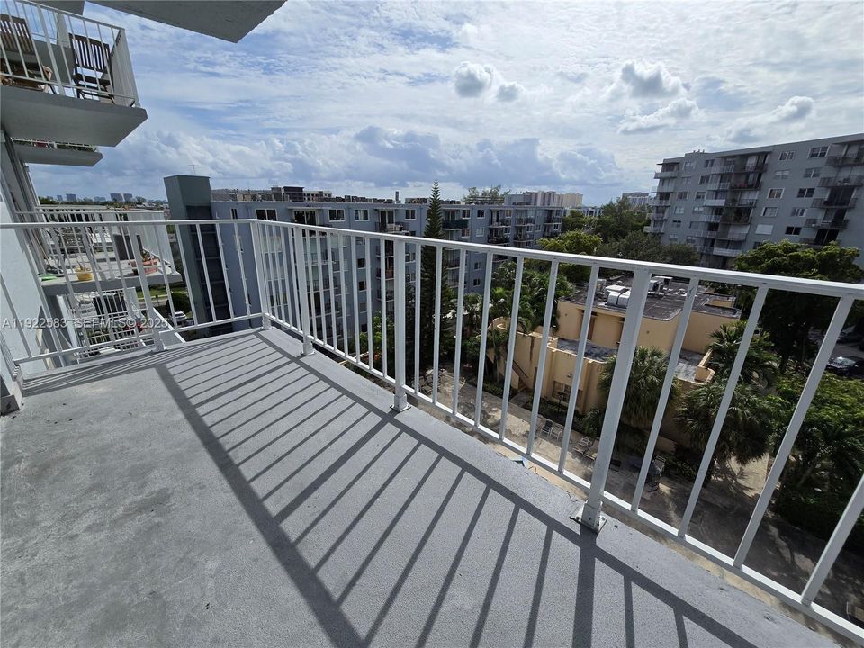 For Rent: $1,500 (0 beds, 1 baths, 576 Square Feet)