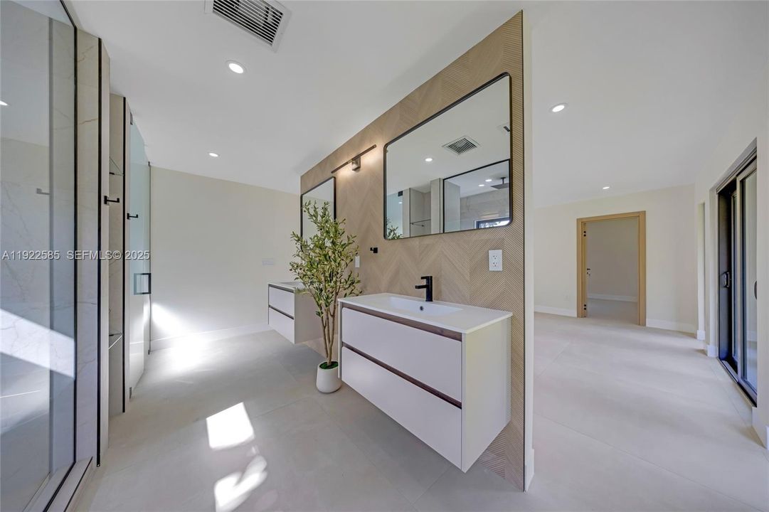 For Sale: $1,595,000 (4 beds, 3 baths, 2466 Square Feet)