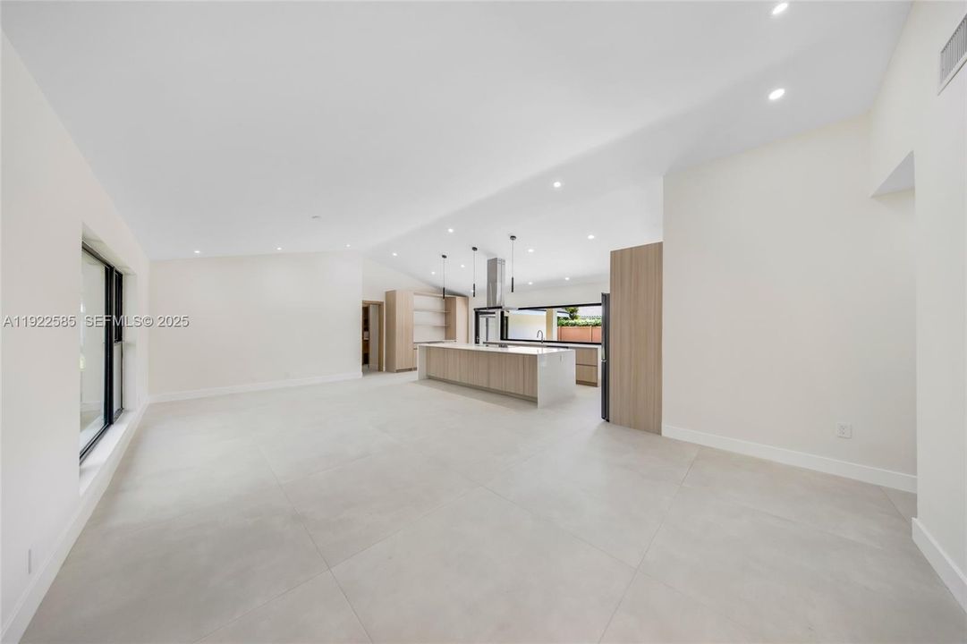 For Sale: $1,595,000 (4 beds, 3 baths, 2466 Square Feet)