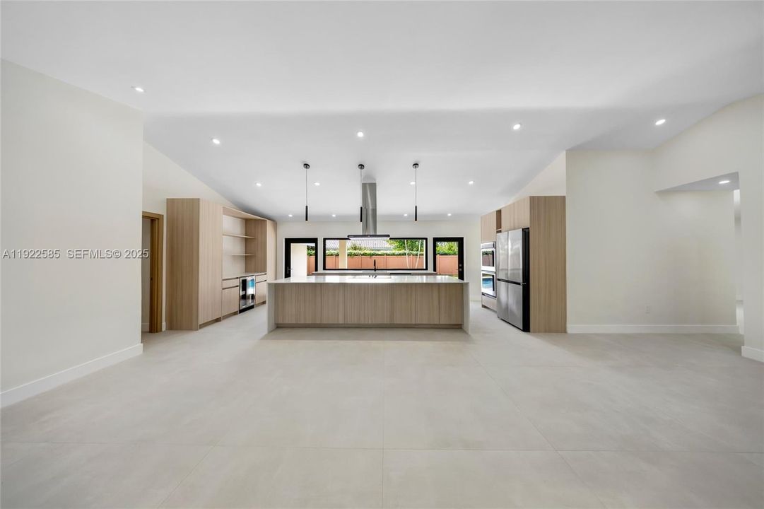 For Sale: $1,595,000 (4 beds, 3 baths, 2466 Square Feet)