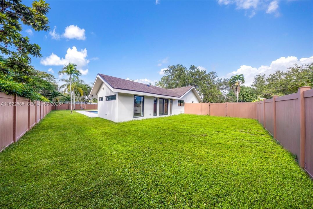 For Sale: $1,595,000 (4 beds, 3 baths, 2466 Square Feet)