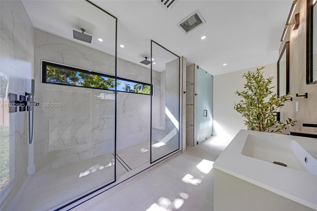 For Sale: $1,595,000 (4 beds, 3 baths, 2466 Square Feet)