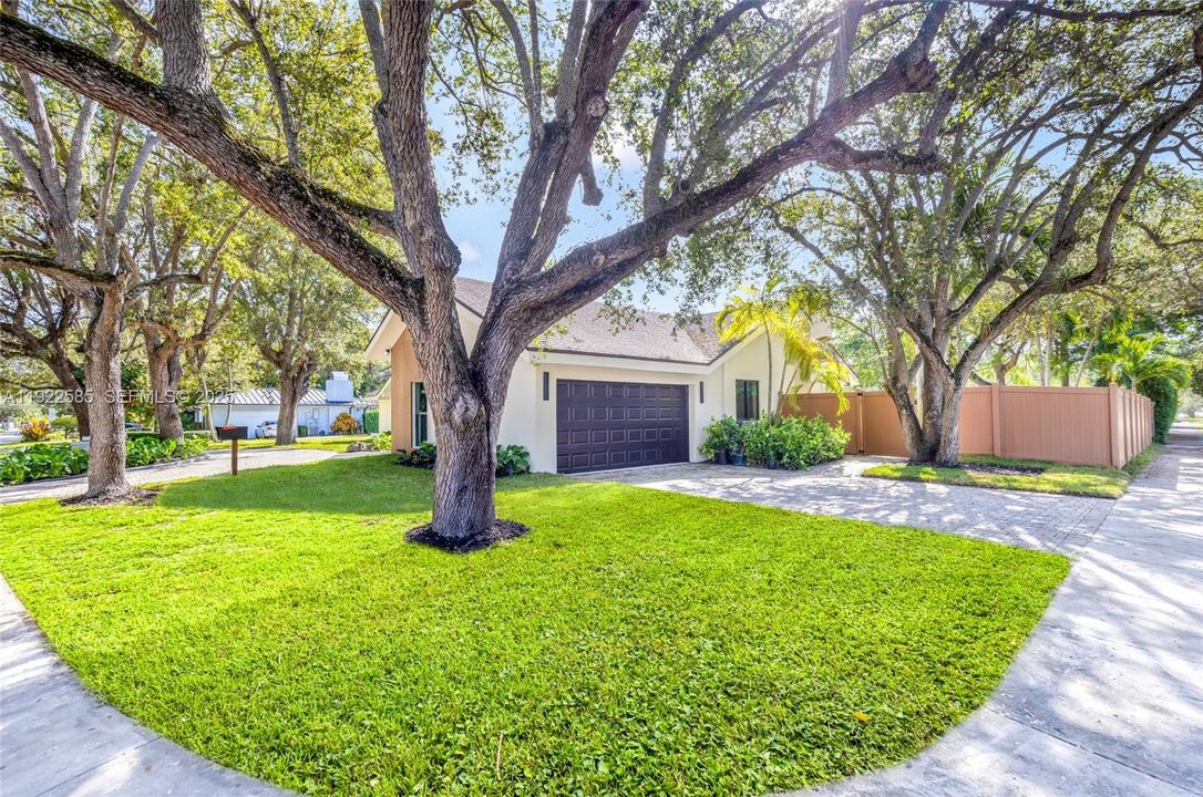 For Sale: $1,595,000 (4 beds, 3 baths, 2466 Square Feet)