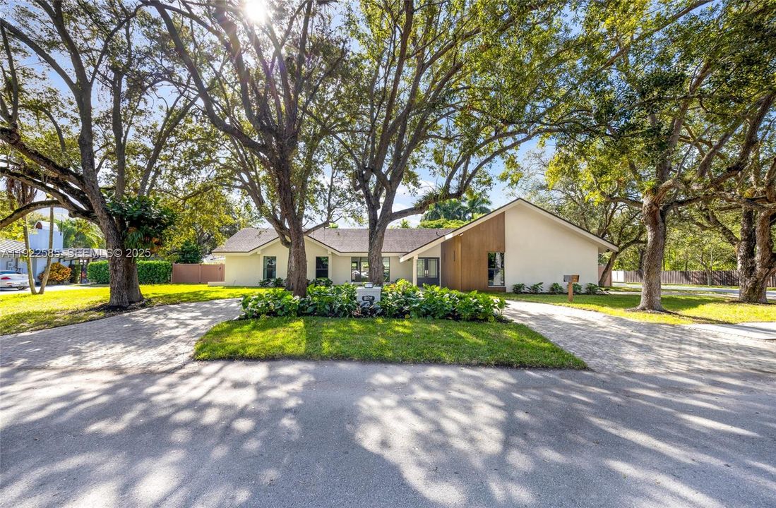 For Sale: $1,595,000 (4 beds, 3 baths, 2466 Square Feet)