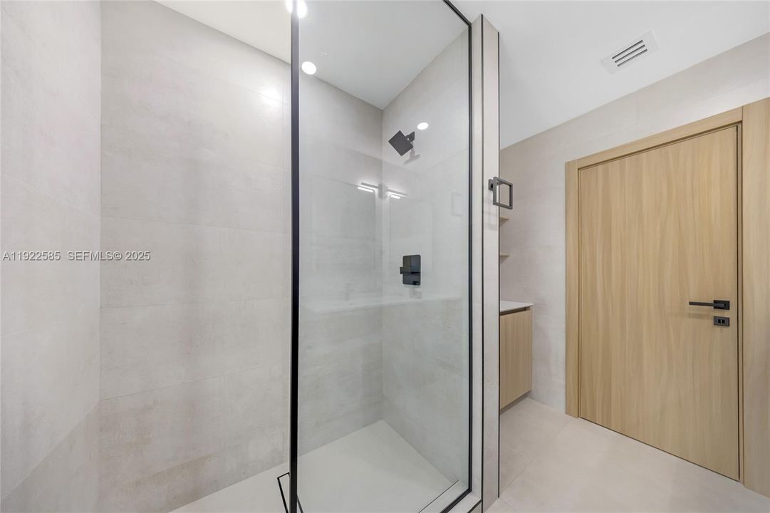 For Sale: $1,595,000 (4 beds, 3 baths, 2466 Square Feet)