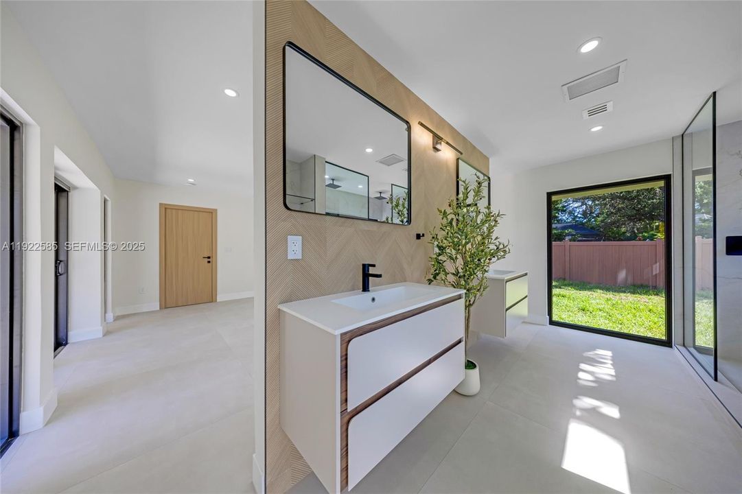 For Sale: $1,595,000 (4 beds, 3 baths, 2466 Square Feet)