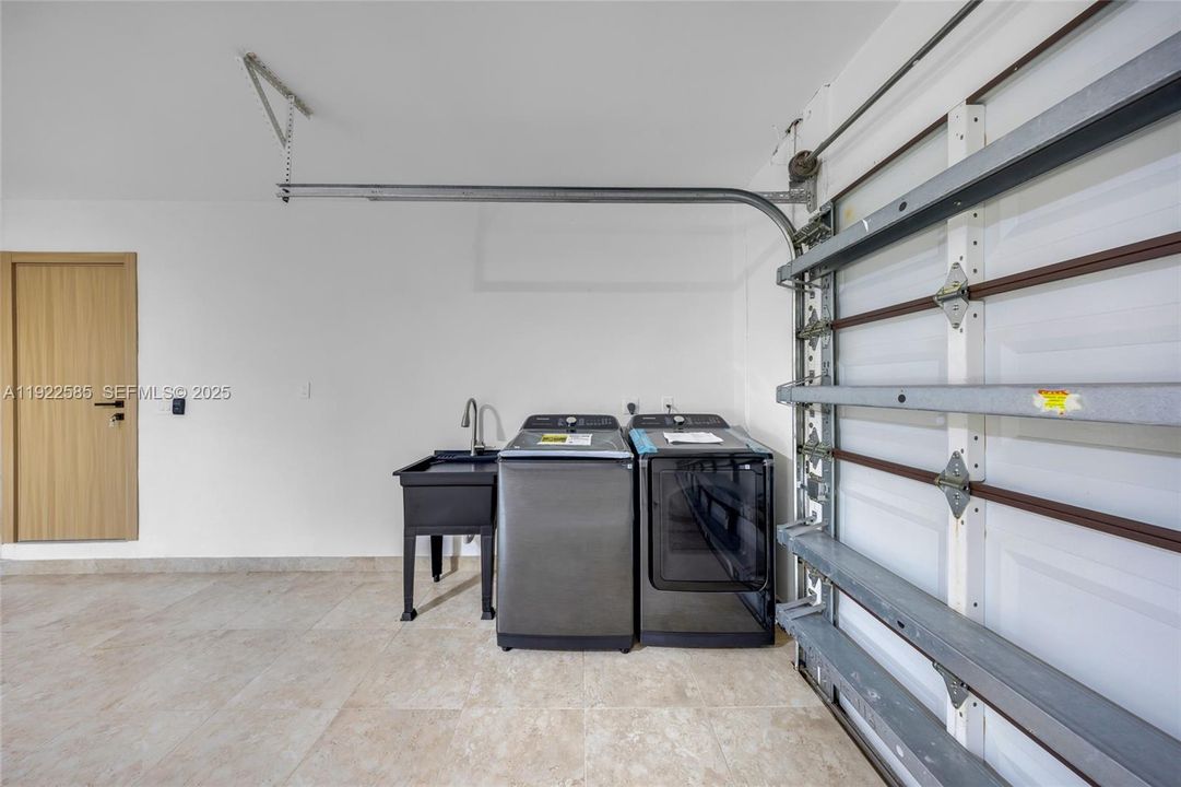 For Sale: $1,595,000 (4 beds, 3 baths, 2466 Square Feet)