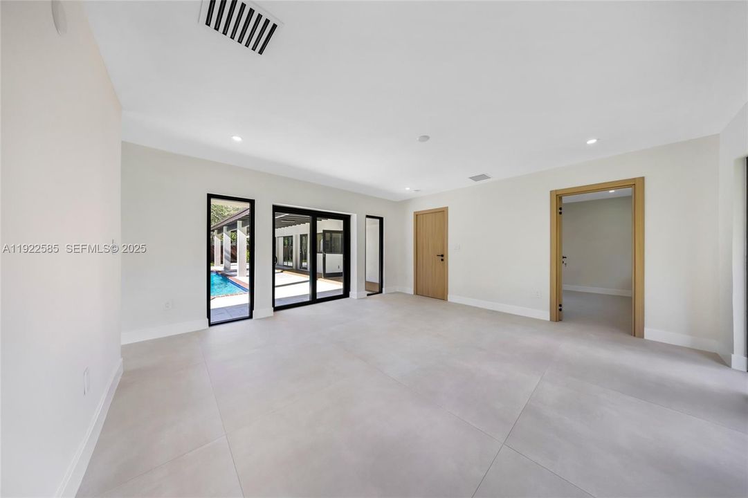 For Sale: $1,595,000 (4 beds, 3 baths, 2466 Square Feet)