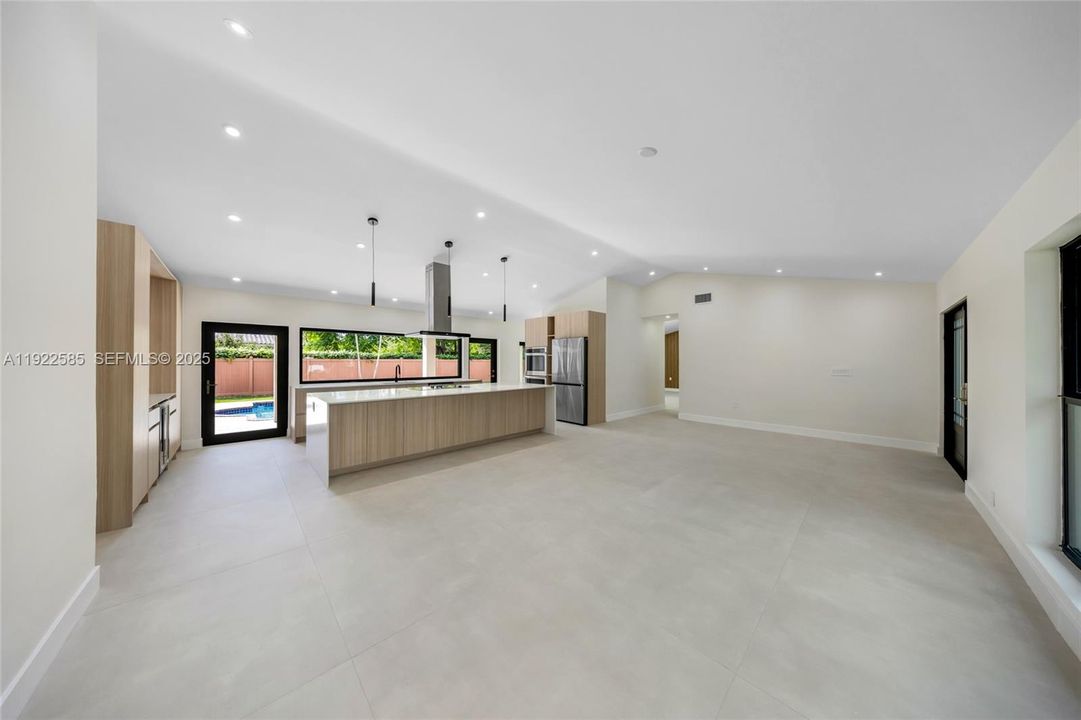 For Sale: $1,595,000 (4 beds, 3 baths, 2466 Square Feet)