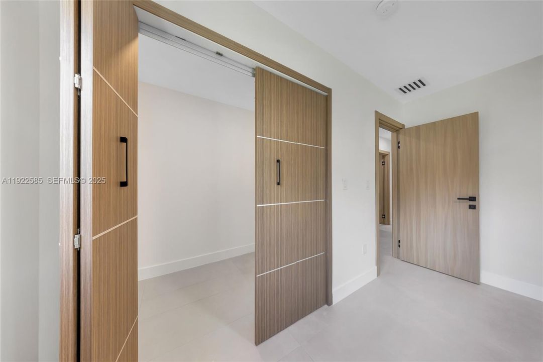 For Sale: $1,595,000 (4 beds, 3 baths, 2466 Square Feet)