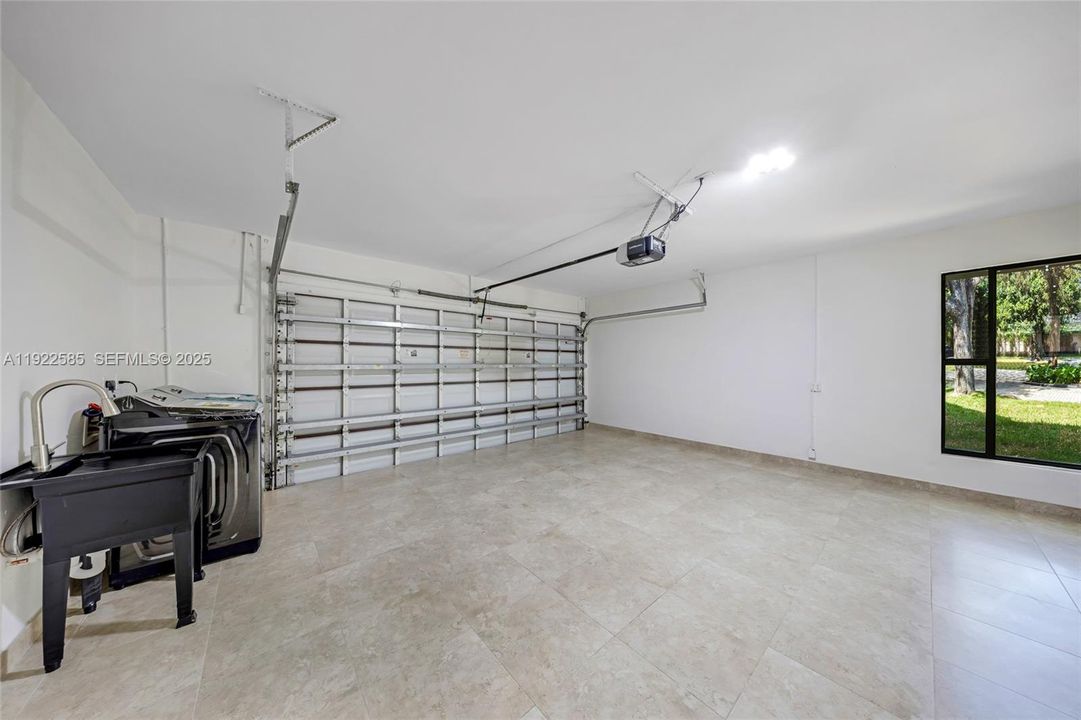 For Sale: $1,595,000 (4 beds, 3 baths, 2466 Square Feet)