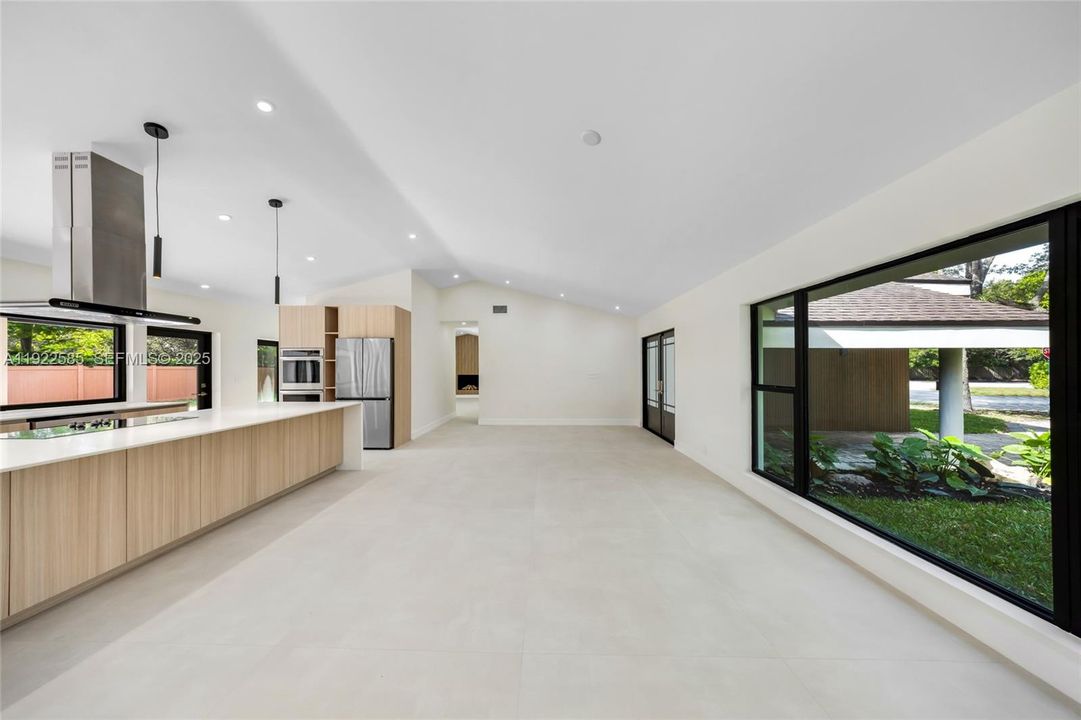 For Sale: $1,595,000 (4 beds, 3 baths, 2466 Square Feet)