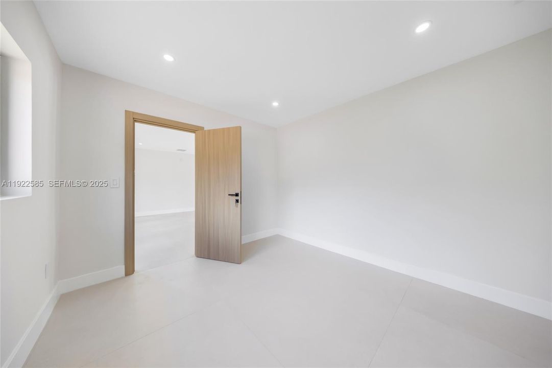 For Sale: $1,595,000 (4 beds, 3 baths, 2466 Square Feet)