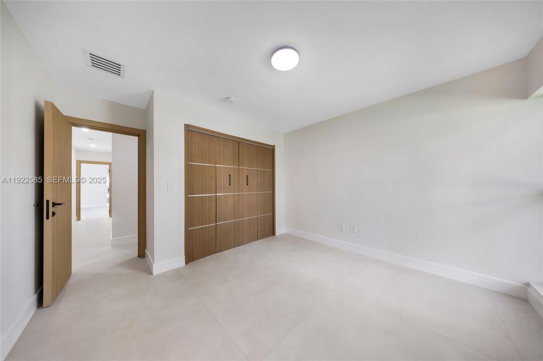 For Sale: $1,595,000 (4 beds, 3 baths, 2466 Square Feet)