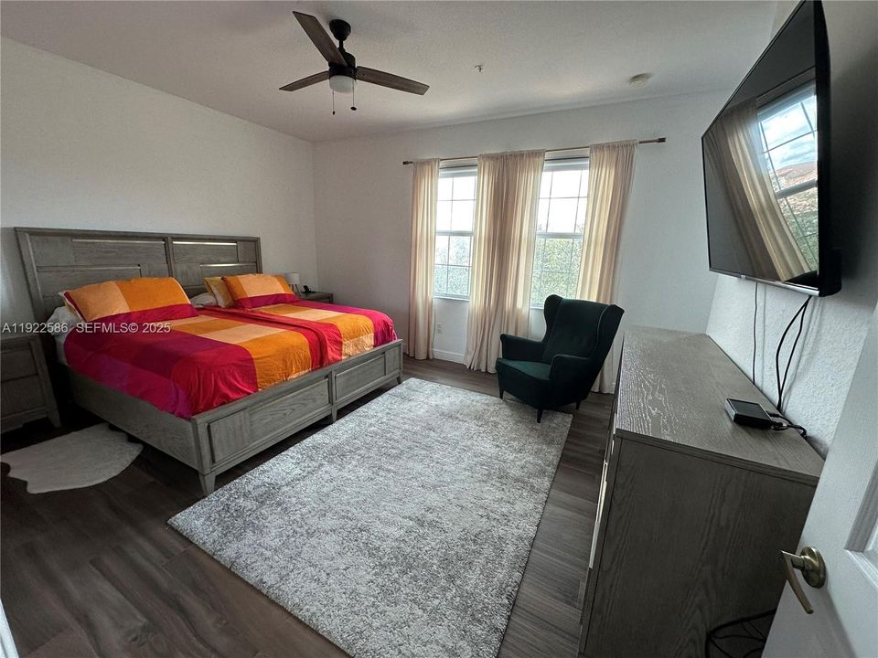 待售: $570,000 (3 贝兹, 3 浴室, 2000 平方英尺)