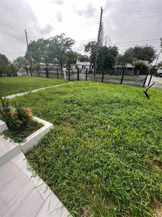 For Sale: $530,000 (2 beds, 2 baths, 805 Square Feet)