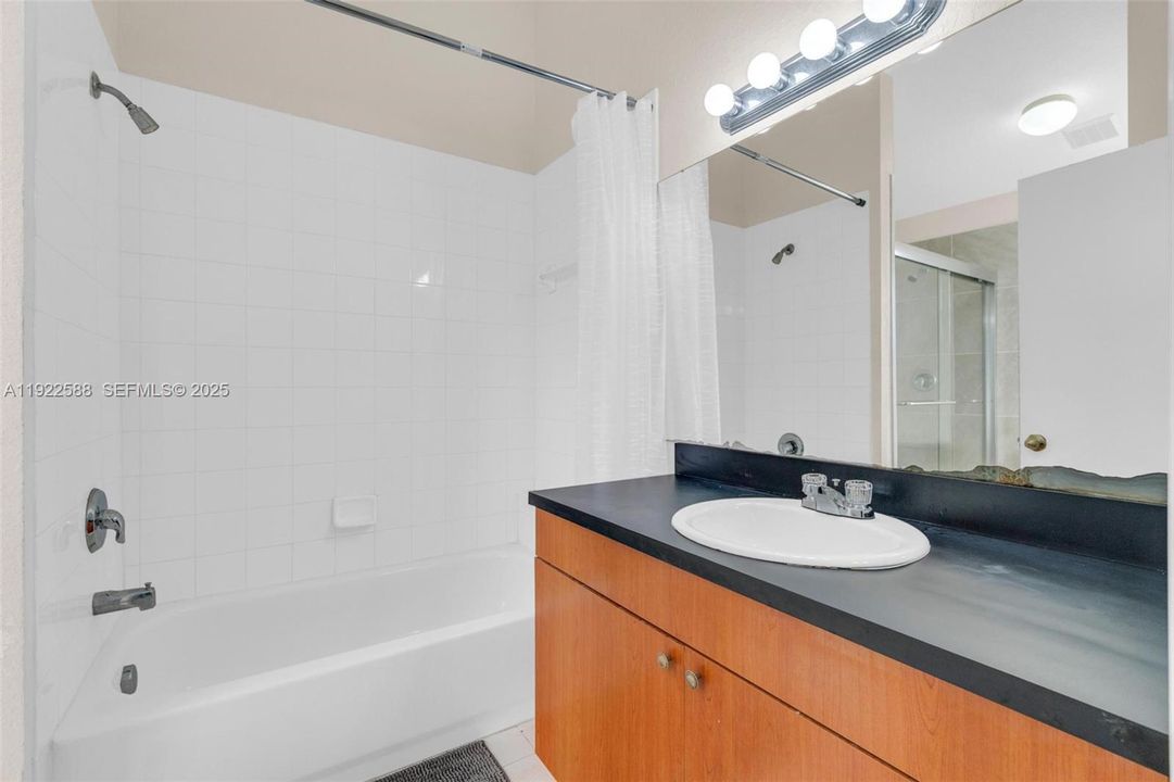 待售: $385,000 (2 贝兹, 2 浴室, 1270 平方英尺)