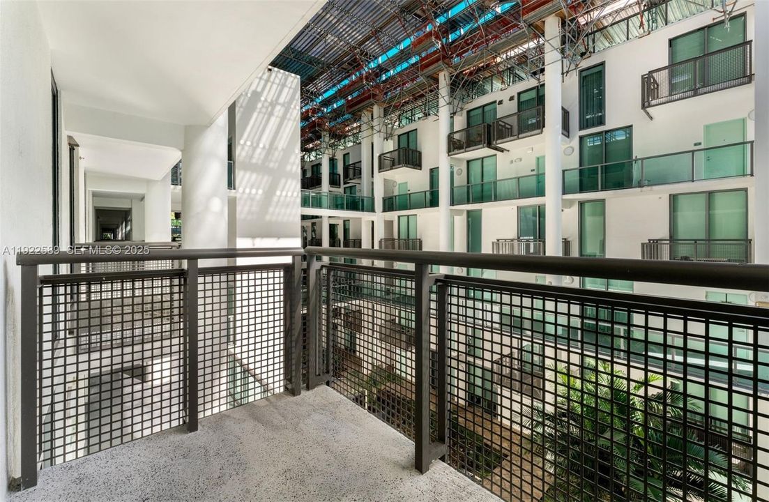 For Sale: $875,000 (2 beds, 2 baths, 1700 Square Feet)