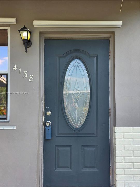 For Rent: $2,600 (3 beds, 2 baths, 1128 Square Feet)