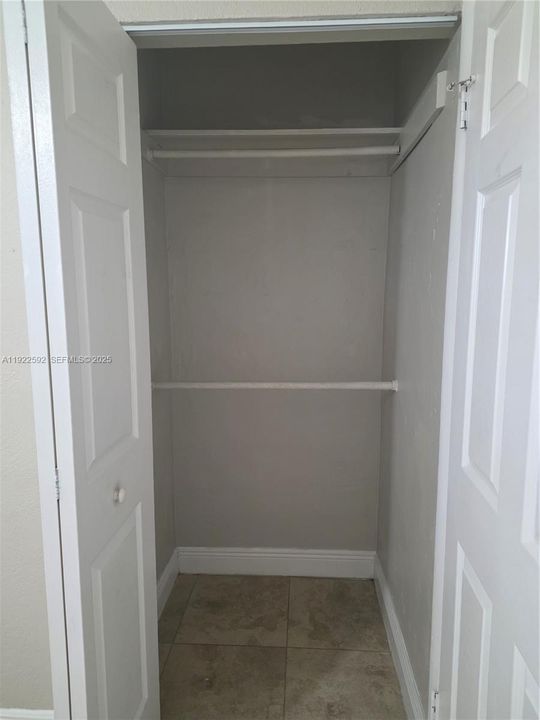 For Rent: $2,600 (3 beds, 2 baths, 1128 Square Feet)