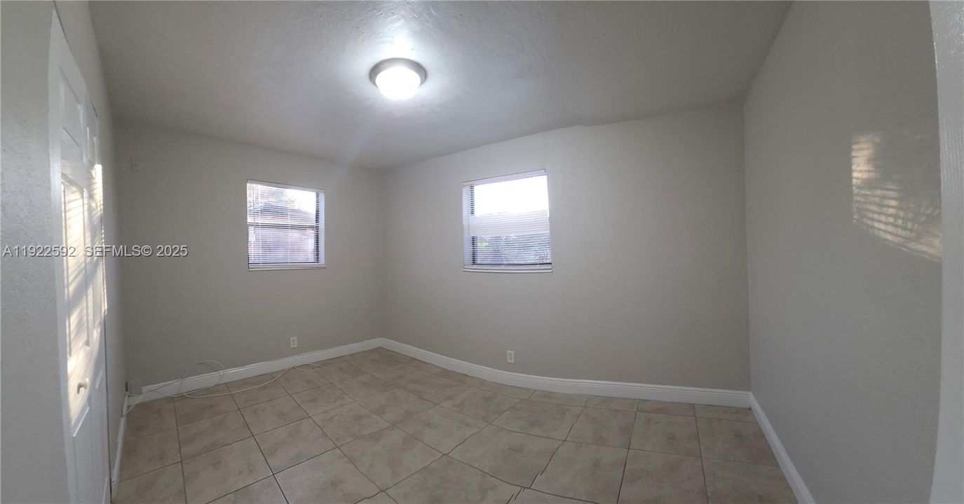 For Rent: $2,600 (3 beds, 2 baths, 1128 Square Feet)