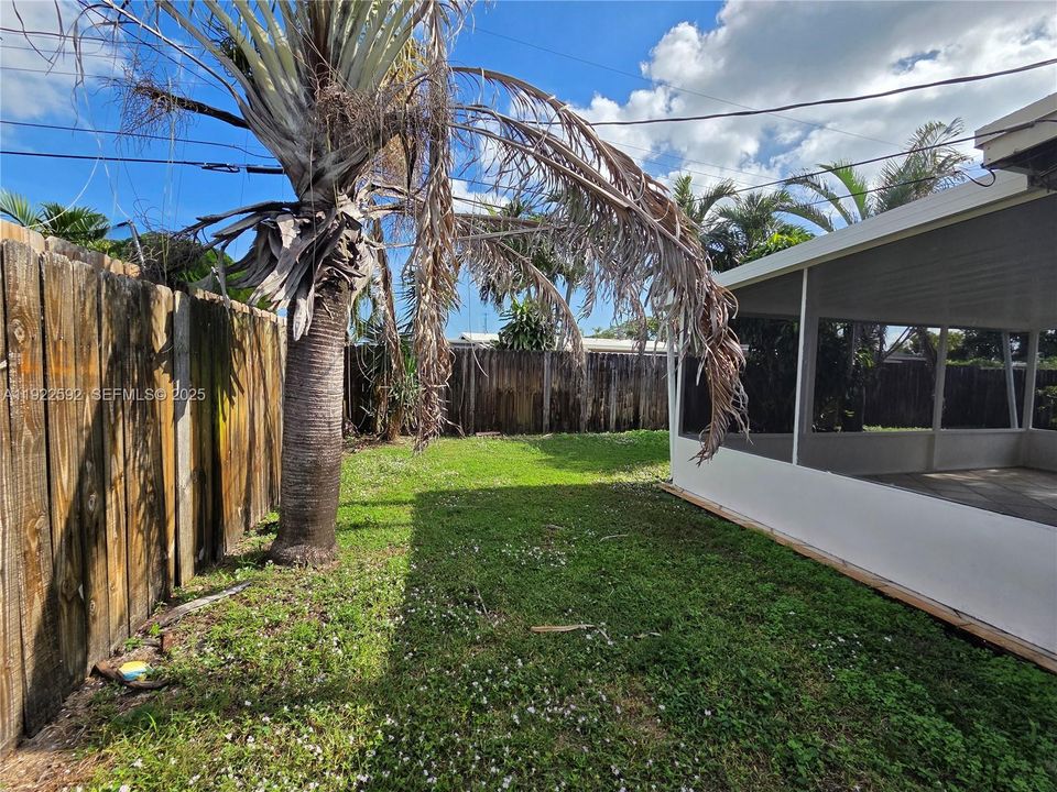 For Rent: $2,600 (3 beds, 2 baths, 1128 Square Feet)