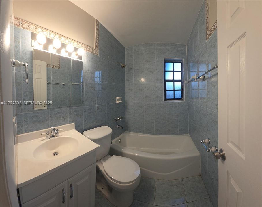 For Rent: $2,600 (3 beds, 2 baths, 1128 Square Feet)