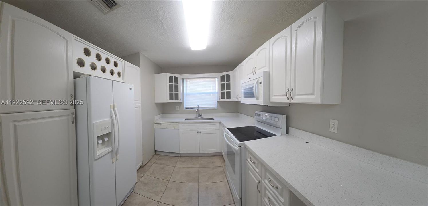 For Rent: $2,600 (3 beds, 2 baths, 1128 Square Feet)