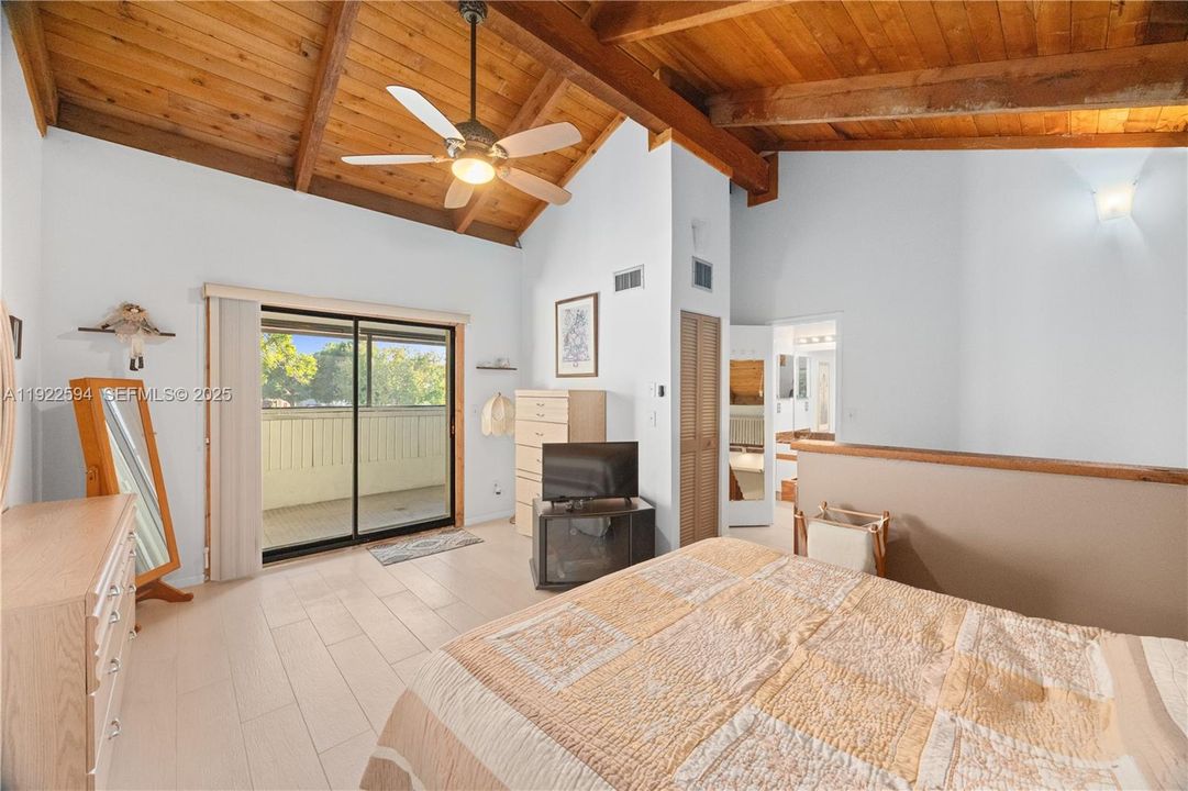 For Sale: $400,000 (2 beds, 2 baths, 1292 Square Feet)