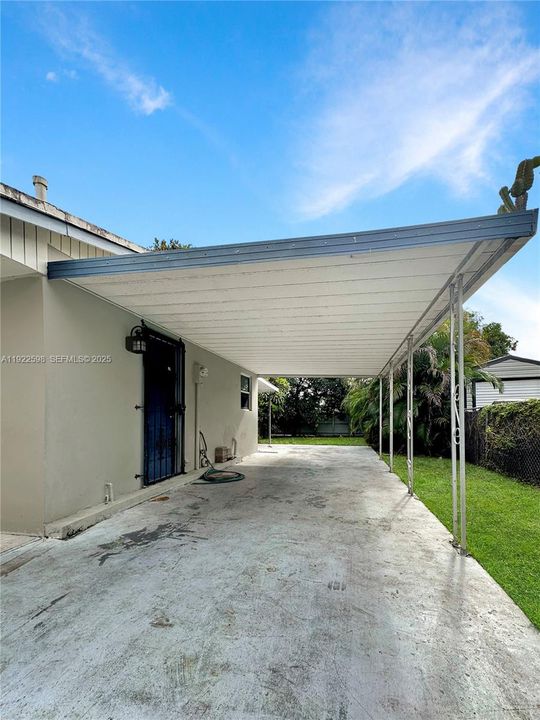 For Rent: $3,100 (3 beds, 1 baths, 1058 Square Feet)