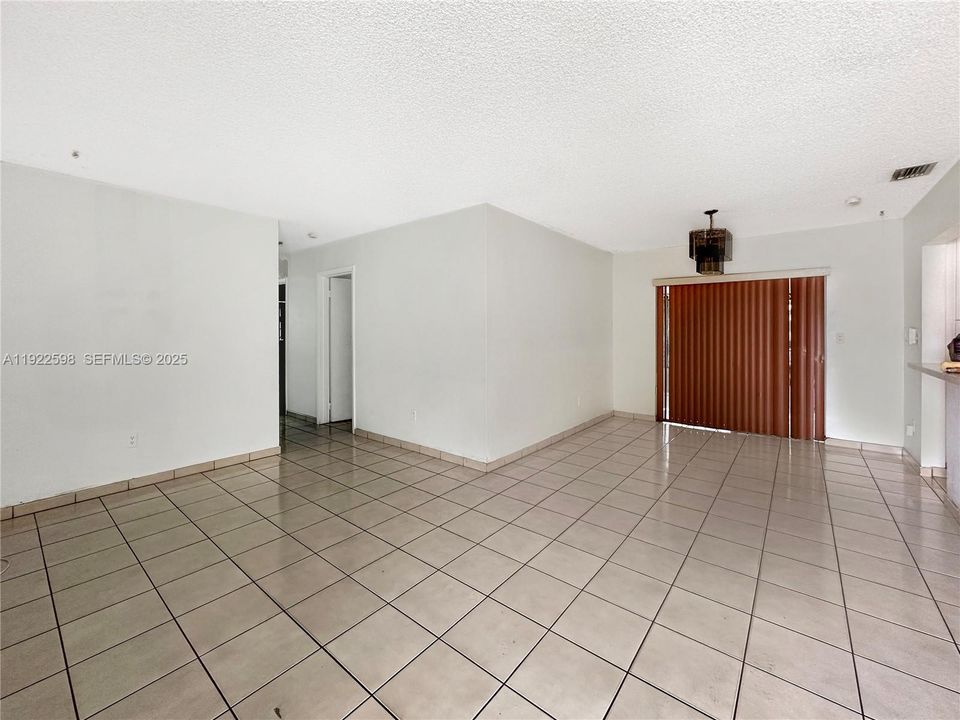 For Rent: $3,100 (3 beds, 1 baths, 1058 Square Feet)