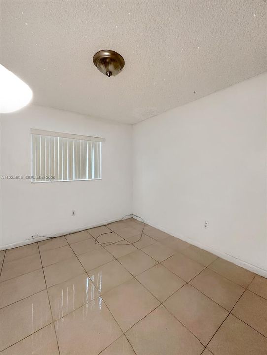 For Rent: $3,100 (3 beds, 1 baths, 1058 Square Feet)