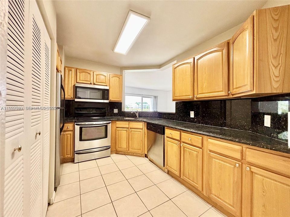 For Rent: $2,000 (2 beds, 2 baths, 1020 Square Feet)