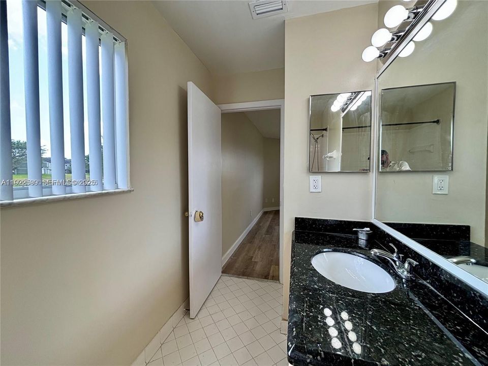 For Rent: $2,000 (2 beds, 2 baths, 1020 Square Feet)