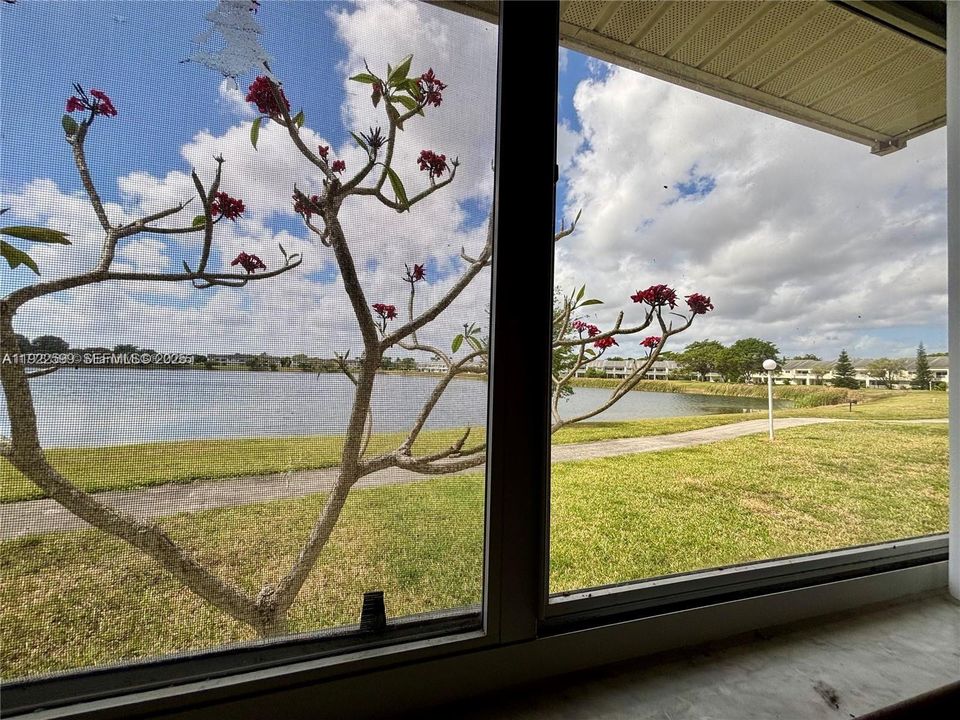 For Rent: $2,000 (2 beds, 2 baths, 1020 Square Feet)